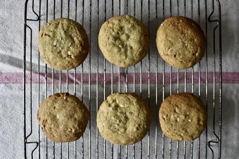 How to Make Honey Orchid Oolong, White Chocolate & Pistachio Cookies